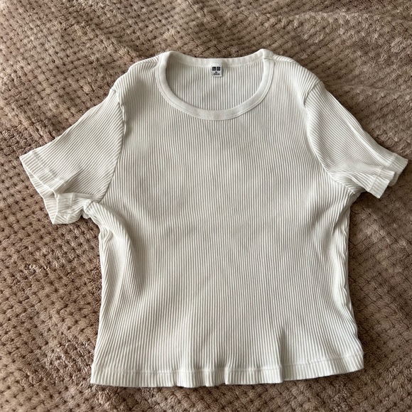 Uniqlo Tops - Uniqlo Ribbed Tee